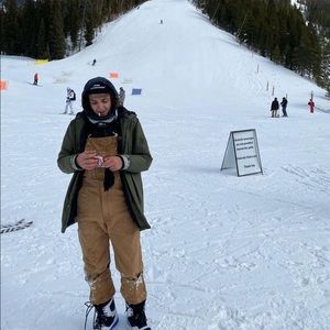 Meet your Posher, Dom